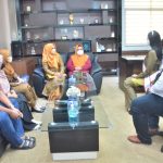 Wakil Bupati Gresik Aminatun Habibah menemui Soffia Diffa bersama orang tuanya dan Dinas Pariwisata dan Ekonomi Kreatif, Kebudayaan, Kepemudaan dan Olahraga, Selasa (15/2/2022)./ Foto: TBK