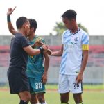 Kapten Gresik United, Rendy Jaya Firnanda saat laga kontra Jambi United, Sabtu (19/2/2022)./ Foto: TBK