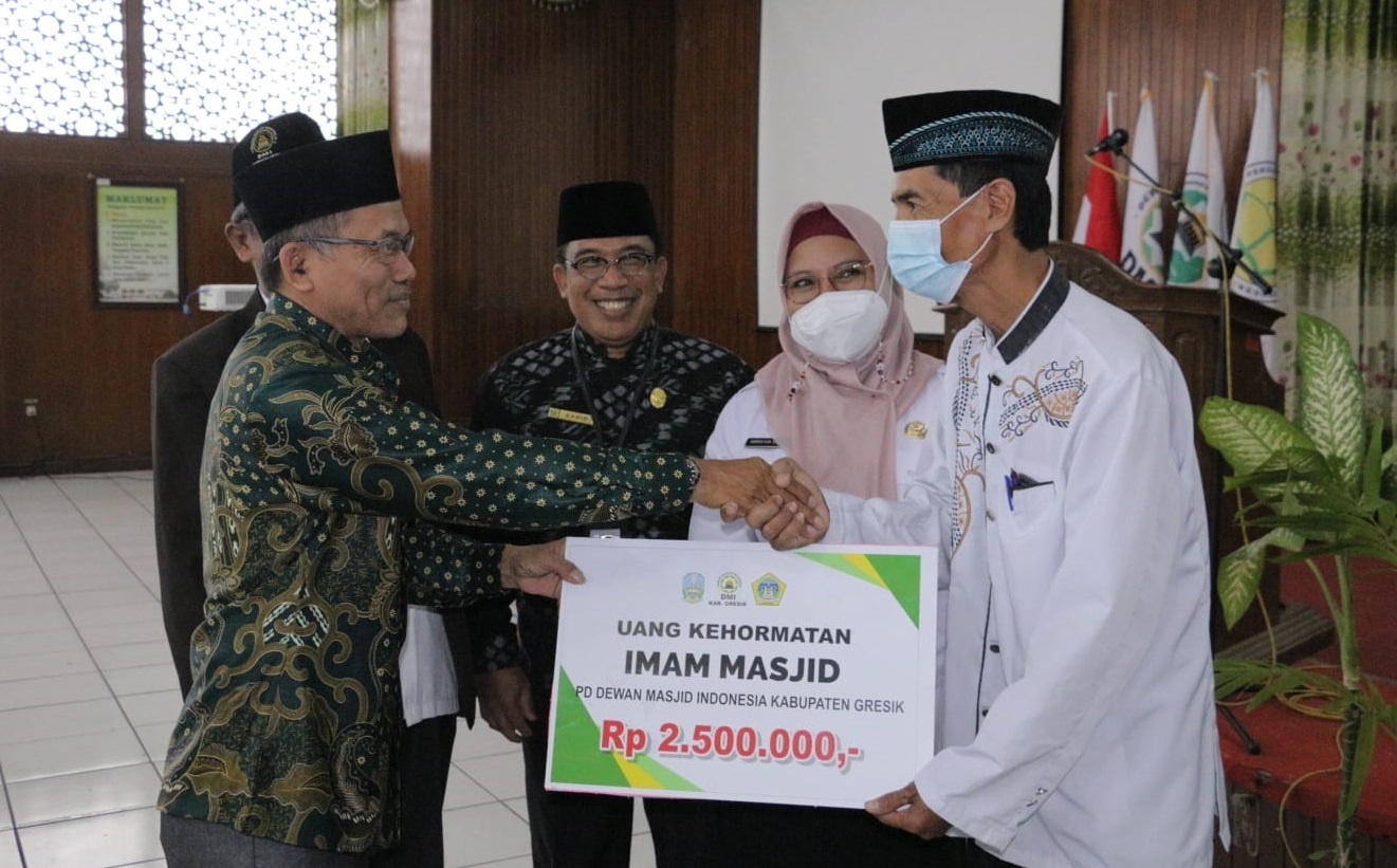 Pd Dmi Gresik Gelar Pelatihan Dan Pembinaan Imam Masjid Se Kabupaten