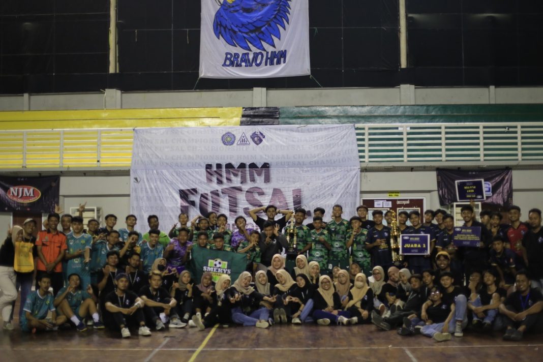 Ratusan Siswa Semarak Ikuti Final HMM Futsal Championship, SMAN 1 Kebomas Rebut Juara Satu