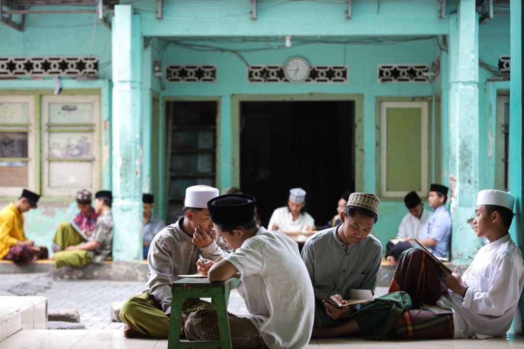 Berusia Lebih dari Satu Abad, Inilah Qomaruddin Satu-satunya Ponpes Tertua di Gresik