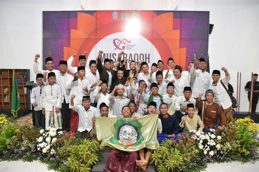 mewakili gresik, santri ponpes mambaus sholihin raih juara ii di ajang mqk tingkat jawa timur