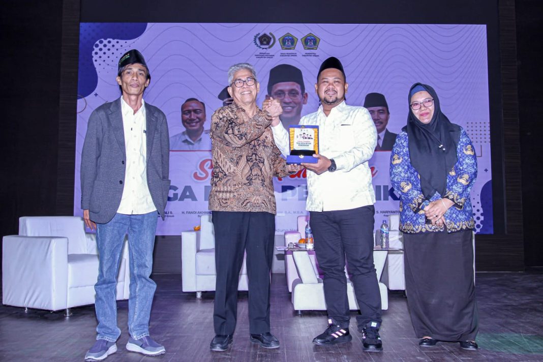 Seminar di Gresik, Peof Zainudin Maliki Sebut Deprivasi Jadi Sebab Terjadinya Tiga Dosa Besar Pendidikan