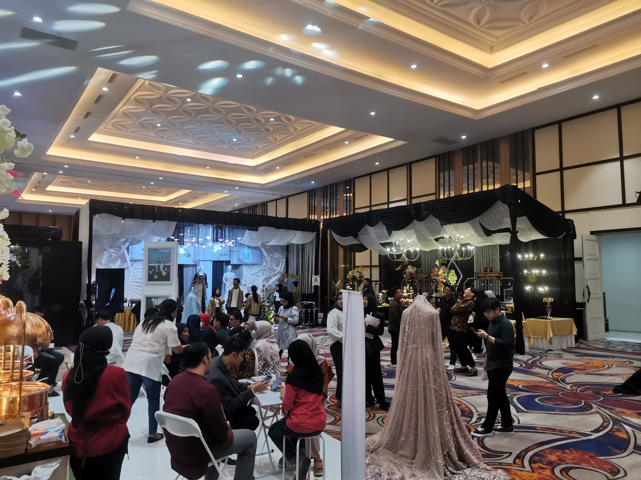 Suasana di acara Graha Kartini Wedding Expo terbesar di Gresik (Foto :Faiz /Gresiksatu.com) 