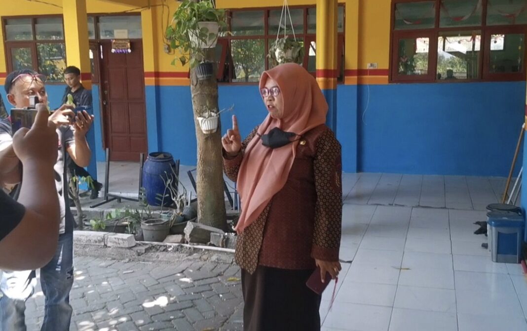 Jawaban Ketus Kepala Sekolah di Gresik Saat Ditanya Perihal Kasus Bullying Siswi-nya Buta Permanen