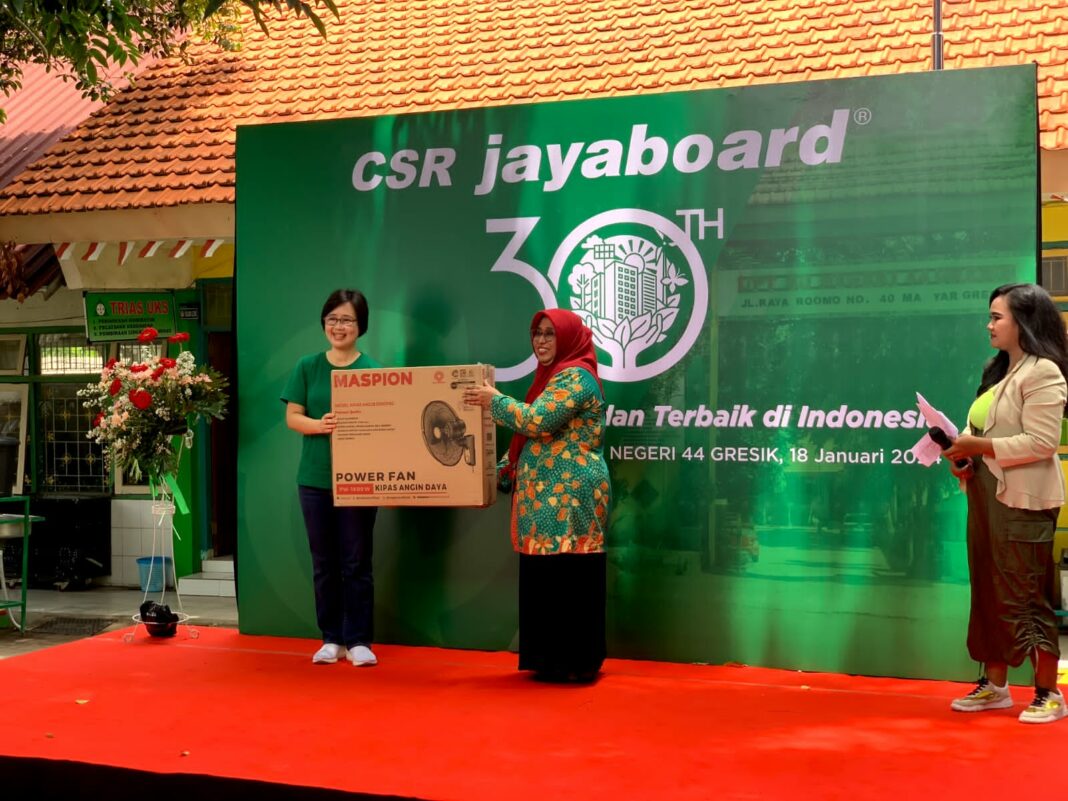 peduli pendidikan, jayaboard renovasi sdn 44 gresik