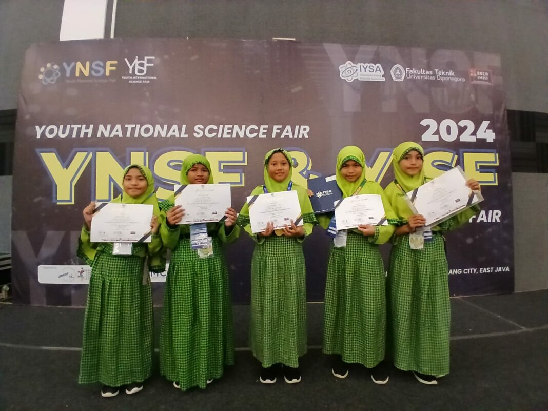 ukir prestasi, siswa sd asal bawean gresik raih juara di ajang olimpiade internasional