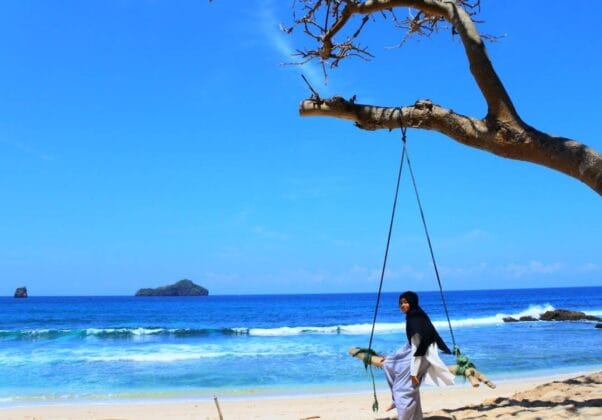 1 pantai sendiki malang