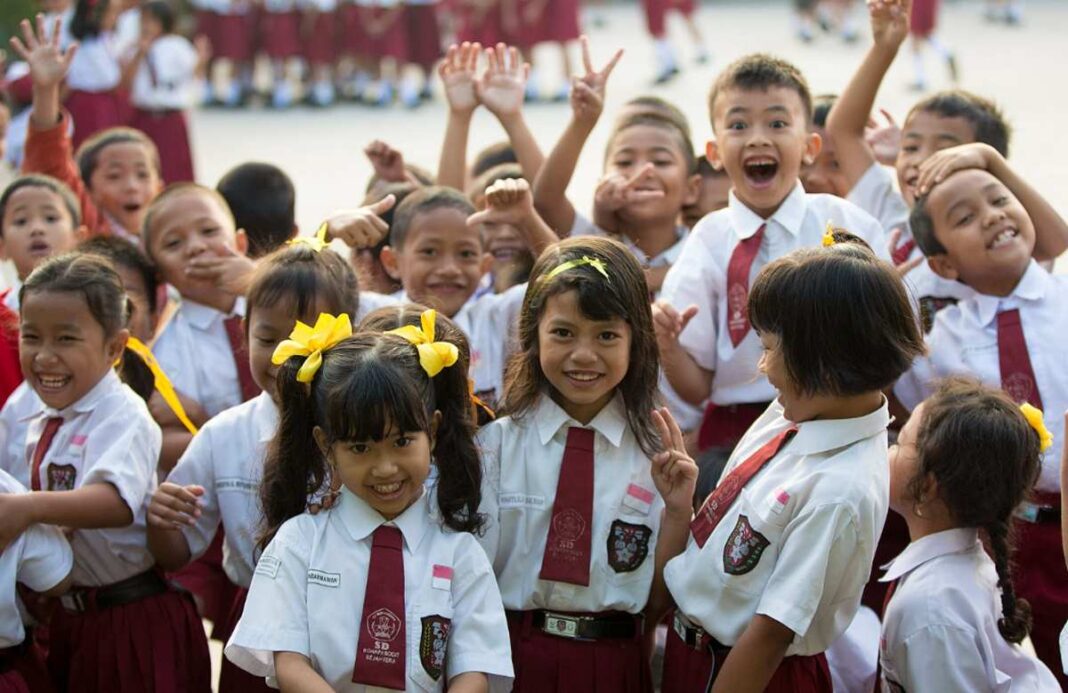 anak anak indonesia siap masuk sekolah dengan usia minimal baru 7 tahun