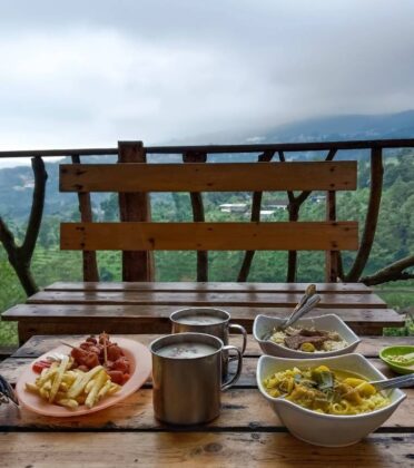 Ngopi Wenk Jurang, Pasuruan (Foto: Ist/ gresiksatu.com)