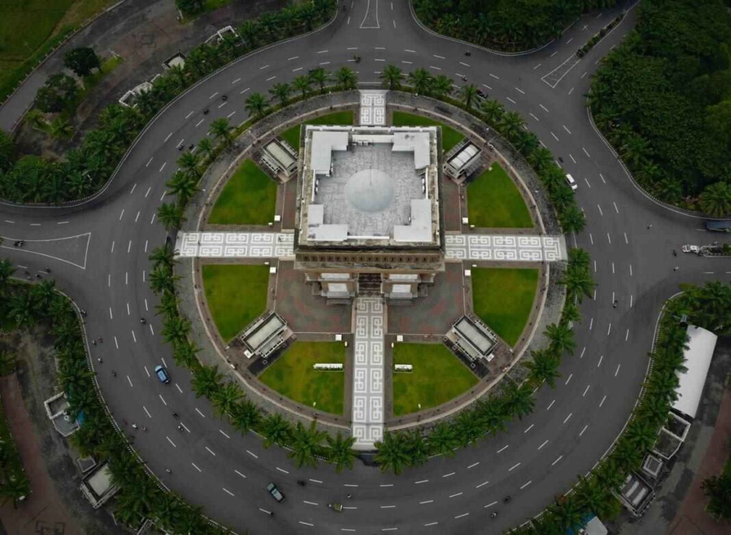 simpang lima gumul, kediri