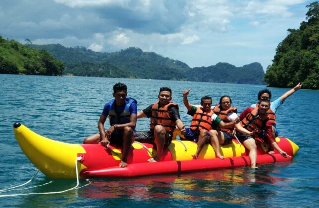 pantai tiga warna, banyuwangi 01