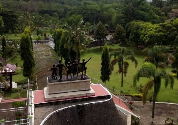 Monumen Kresek, Madiun