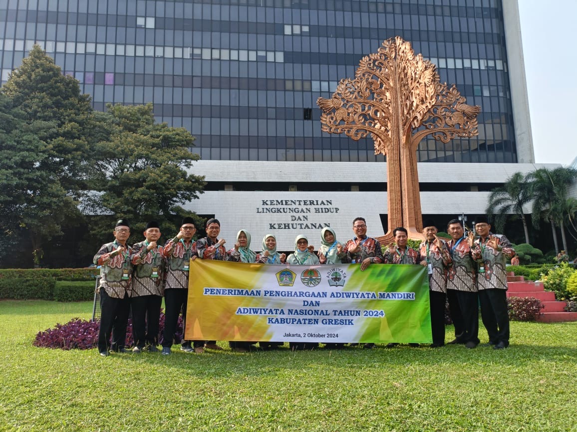 Raih Penghargaan Sekolah Adiwiyata Nasional dari KLHK (Foto:ist/Gresiksatu.com)