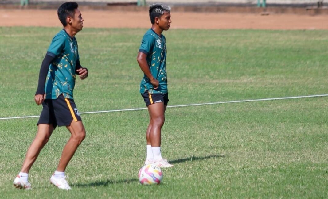 persiapan laga ke 4 lawan persipura jayapura, pelatih gresik united waspadai sejumlah pemain