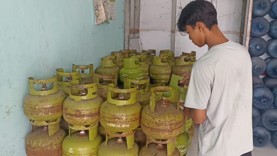 harga elpiji melon resmi naik, pedagang kecil di gresik mulai resah